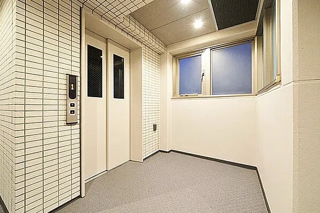 ＪＲ山手線 神田駅 徒歩2分 9階建 築15年の外観写真