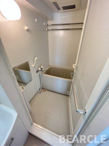 バス・シャワールーム　落ち着いた空間のお風呂です