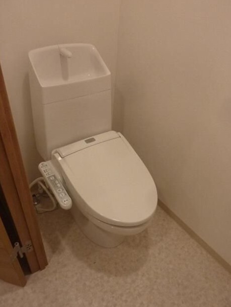 都営新宿線 菊川駅 徒歩5分 5階建 築7年のトイレ写真