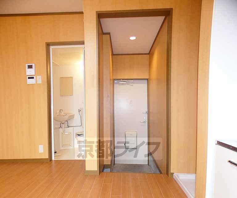 銀閣コーポの玄関写真