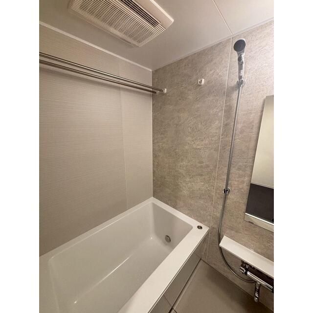バス・シャワールーム　コンパクトで使いやすいお風呂です
