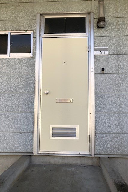 玄関　靴収納棚あります。