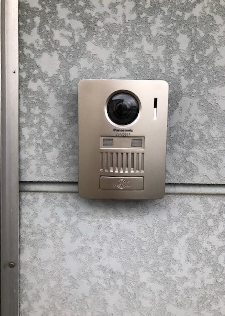 セキュリティ　TVモニター付きインターホン付いてます。