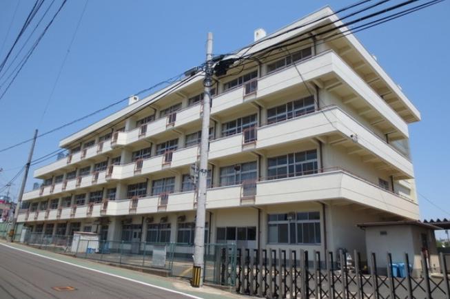 小学校　仙台市立西多賀小学校（小学校）まで570m