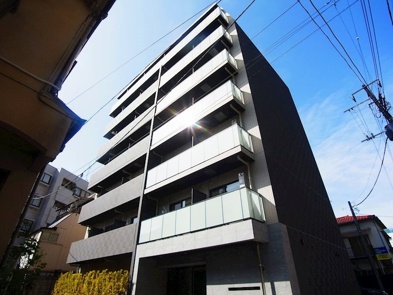 足立区梅田のマンションの建物外観