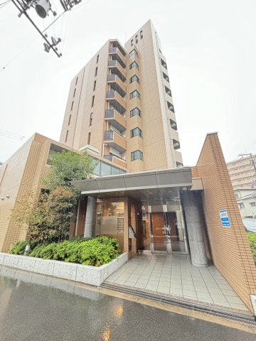 大阪市東淀川区上新庄のマンションの建物外観