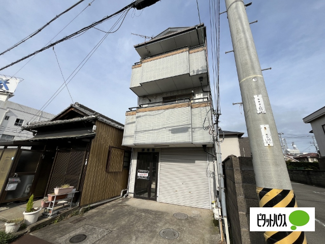 和歌山市東長町のマンションの建物外観