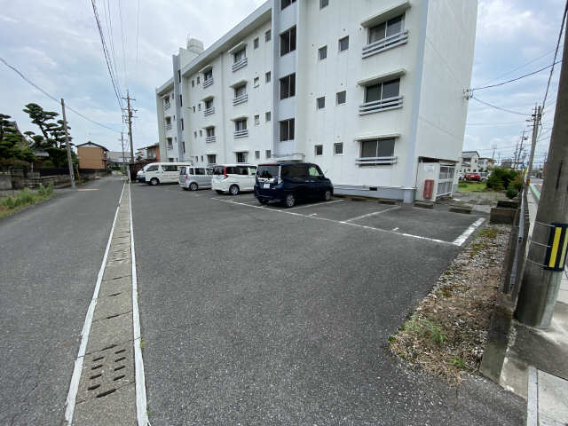 【久徳団地の駐車場】