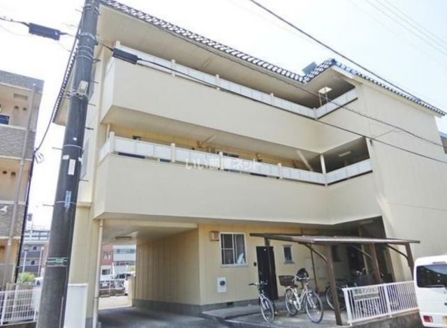 【坂戸市末広町のマンションの建物外観】