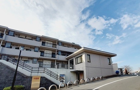 横浜市青葉区松風台のマンションの建物外観