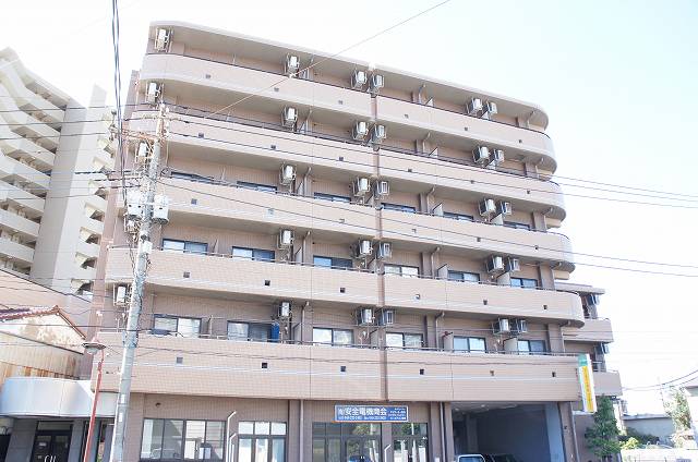 川口市本町のマンションの建物外観