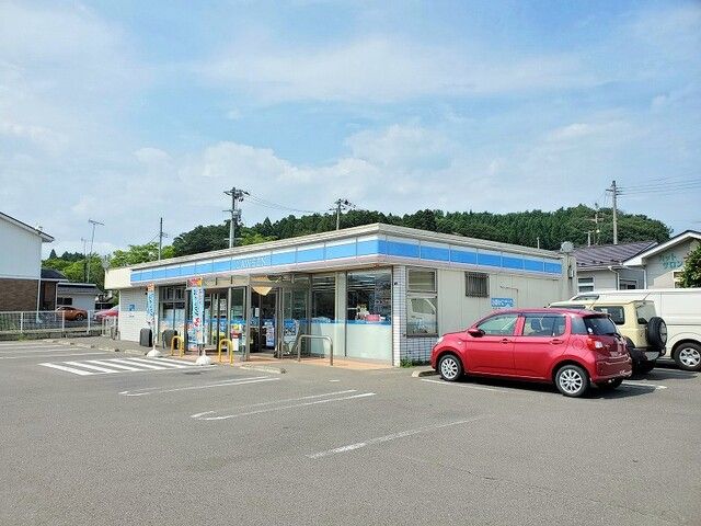 コンビニ　ローソン鷹巣東店（コンビニ）まで800m