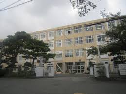 小学校　浜松市立萩丘小学校（小学校）まで822m