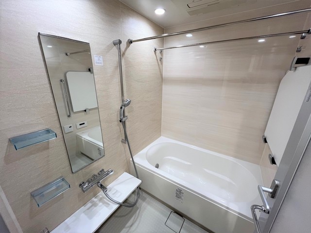 バス・シャワールーム　浴室乾燥機・追焚機能