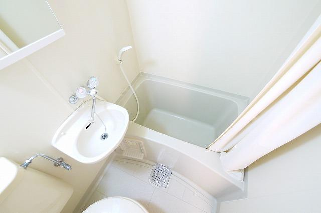 バス・シャワールーム　ゆったり過ごせるお風呂です