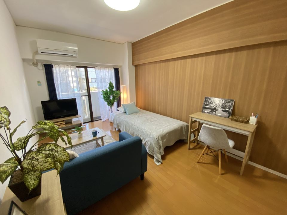 居室・リビング　８．３畳の洋室です