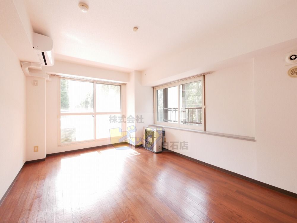 居室・リビング　使いやすい広々としたリビングです♪