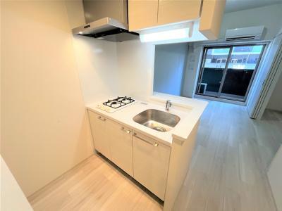 キッチン　画像は２０１のものです。実際には反転した間取りです。