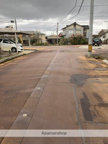 その他　前面道路（その他）まで0m