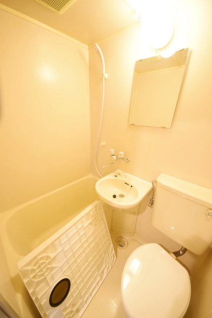 バス・シャワールーム　～１日の疲れを流しましょう～