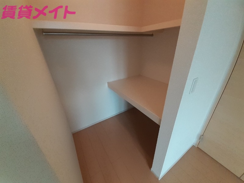 収納　同型タイプ写真