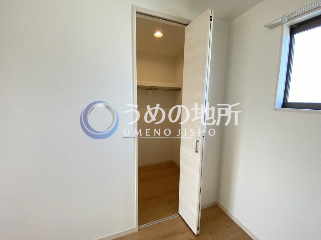 収納　洋室収納