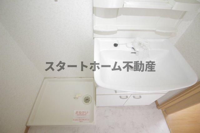 洗面設備　スペースが確保できる洗面所です
