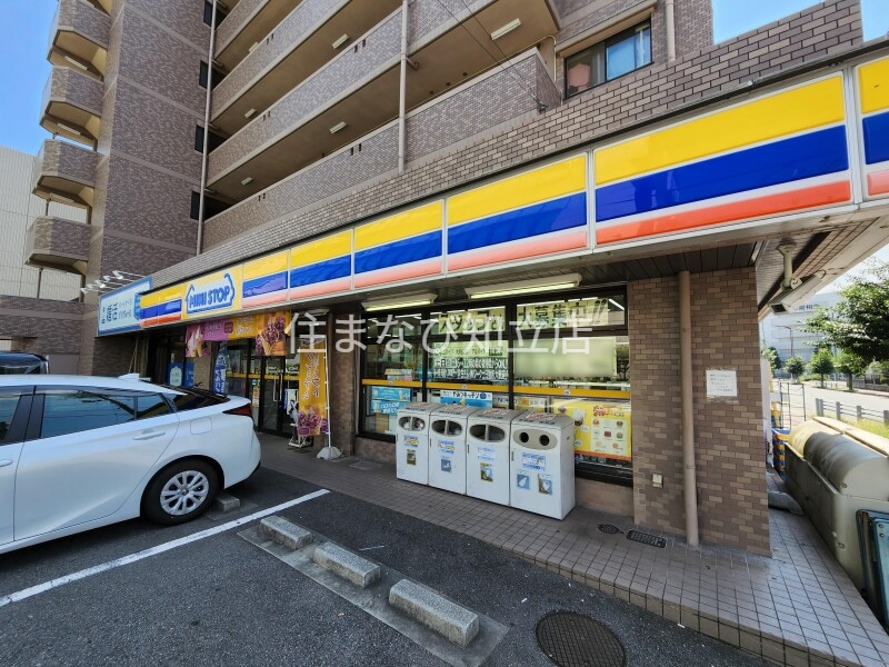 コンビニ　ミニストップJR刈谷駅前店（コンビニ）まで882m