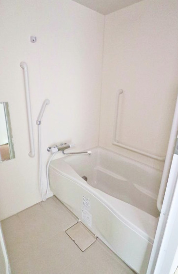 バス・シャワールーム　【安心のセキュリティ♪】新横浜至近でお買い物もラクラク！