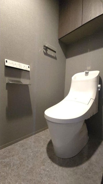 トイレ　温水洗浄便座完備