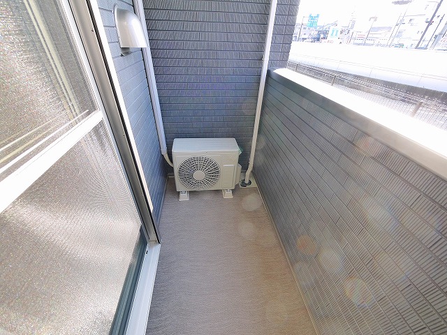 バルコニー　お洗濯にも便利なバルコニー付き