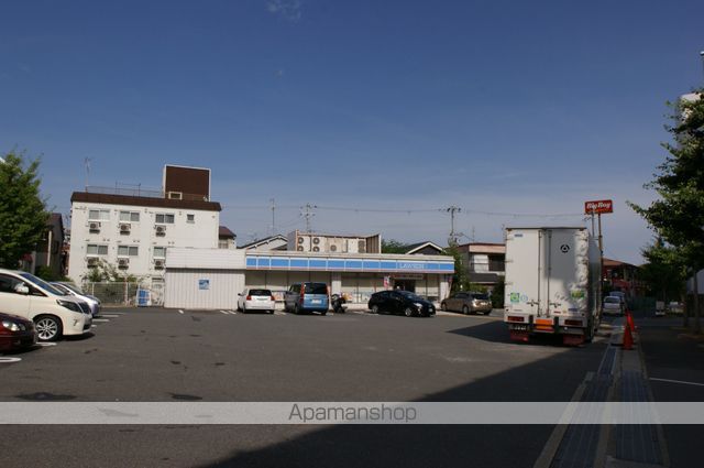 コンビニ　ローソン（コンビニ）まで353m