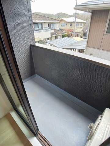 バルコニー　外からの目が気にならないバルコニーで洗濯物が干せます