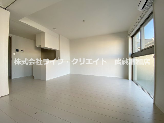 居室・リビング　別号室の参考写真です。