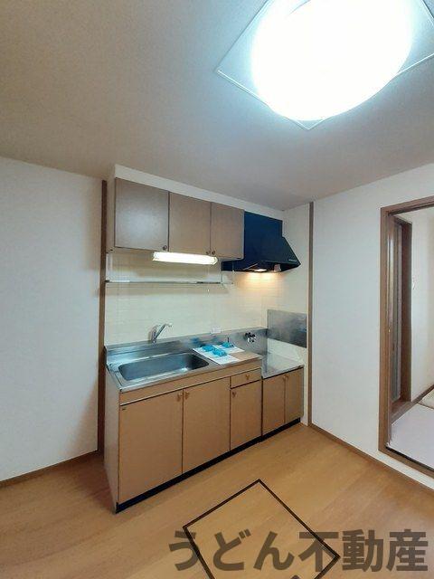 キッチン　うどん県のお部屋探しはうどん不動産へ うどんちゃんとLINE