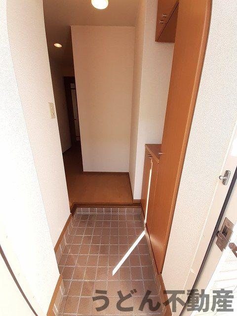 玄関　うどん県のお部屋探しはうどん不動産へ うどんちゃんとLINE