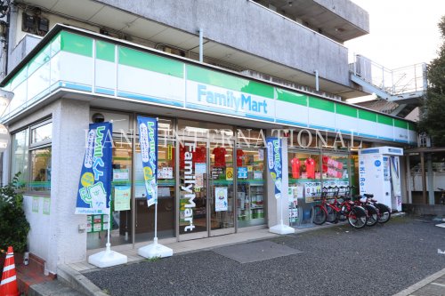 コンビニ　ファミリーマート（コンビニ）まで1164m