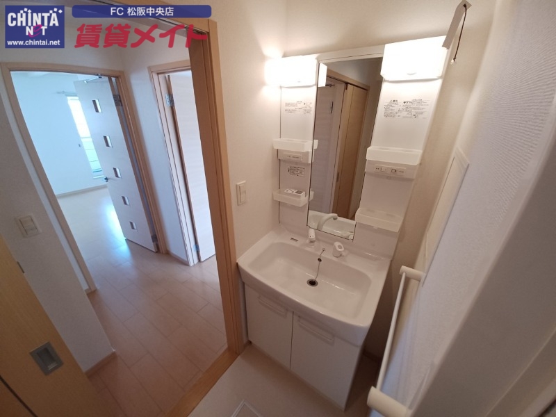 洗面設備　同タイプ部屋写真です。