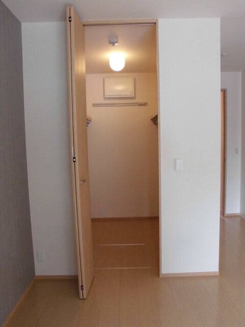 収納　ウォークインクローゼット