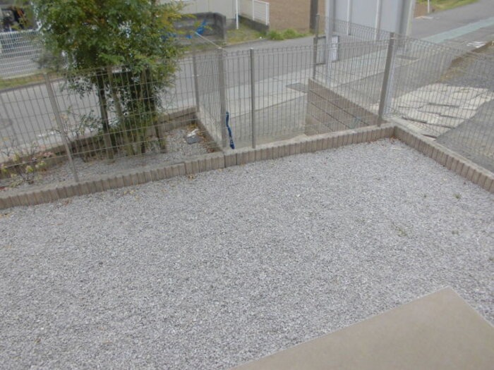 庭　※別号室の参考写真になります。