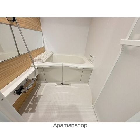 地下鉄東豊線 豊平公園駅 徒歩6分 2階建 築1年の風呂写真