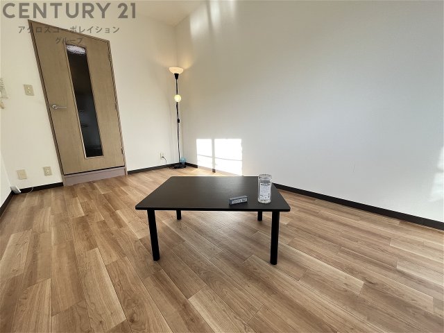 居室・リビング　２面採光の明るいお部屋です。