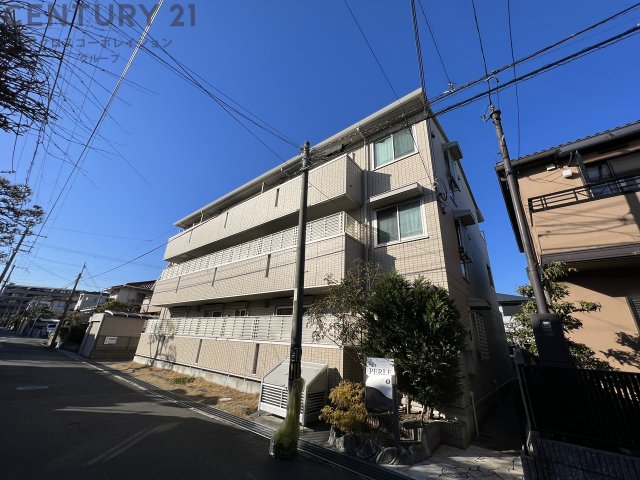 建物外観　敷地内に駐車場あります！