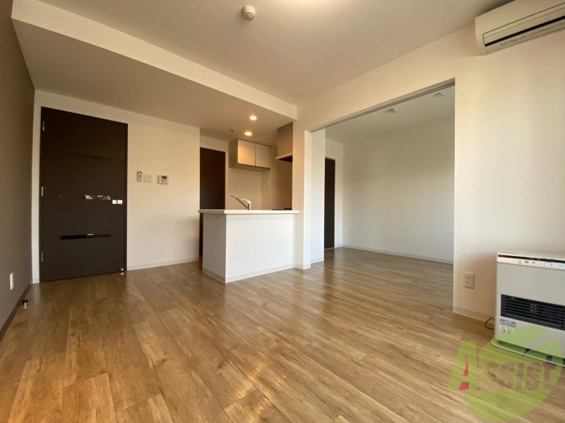 居室・リビング　広くてキレイなお部屋が広がっていて、充実した生活が送れそう。