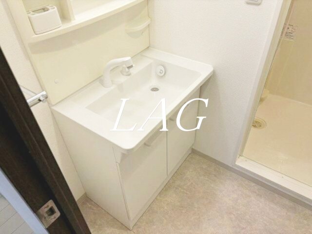 洗面設備　独立洗面台です。。