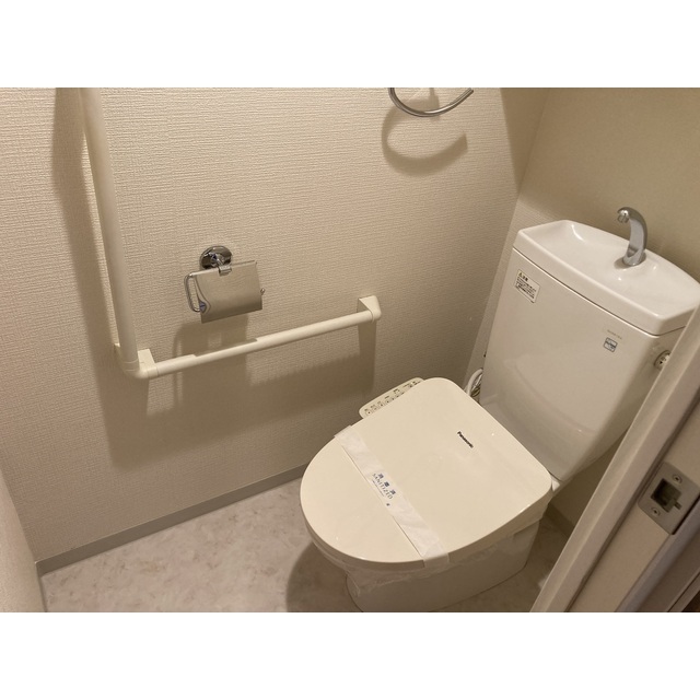トイレ　落ち着いたトイレです