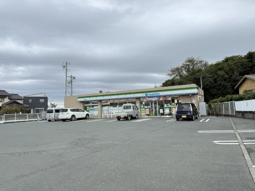 コンビニ　ファミリーマート 豊橋船渡店（コンビニ）まで651m