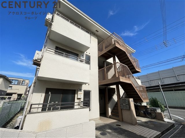 建物外観　落ち着いた雰囲気の外観です！