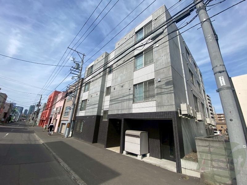 建物外観　札幌市中央区南１１条「ＦＵＲＶＡＬ　ＳＭＡＲＴ中島公園」