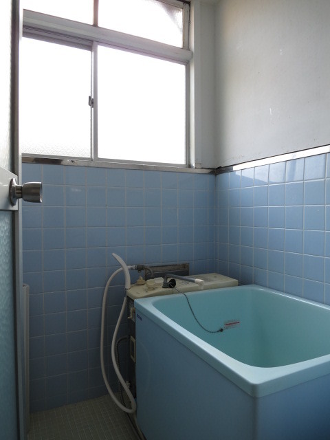 バス・シャワールーム　別部屋の写真になります。